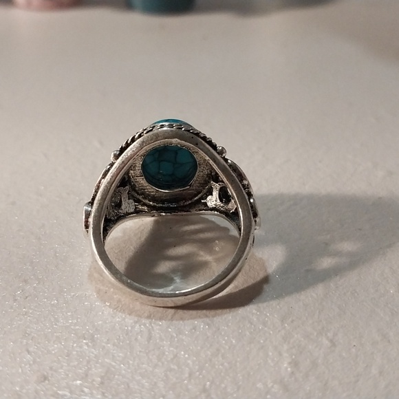 Sterling Silver Blue Turquoise Gemstone Ring - Picture 3 of 3